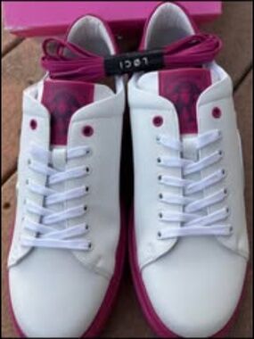 Loci Nicki Minaj Pink Print
